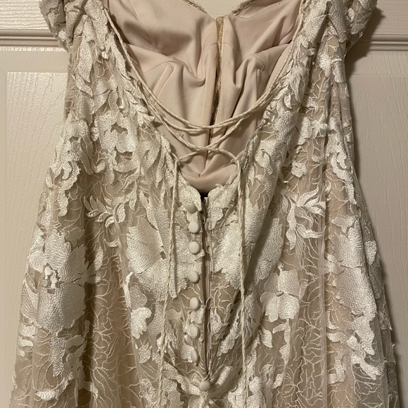 Bowie Gown by All Who Wander - Picture 3 of 10